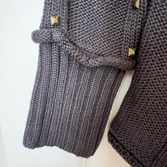 Women’s Knit Sweater - Picture 2 of 6